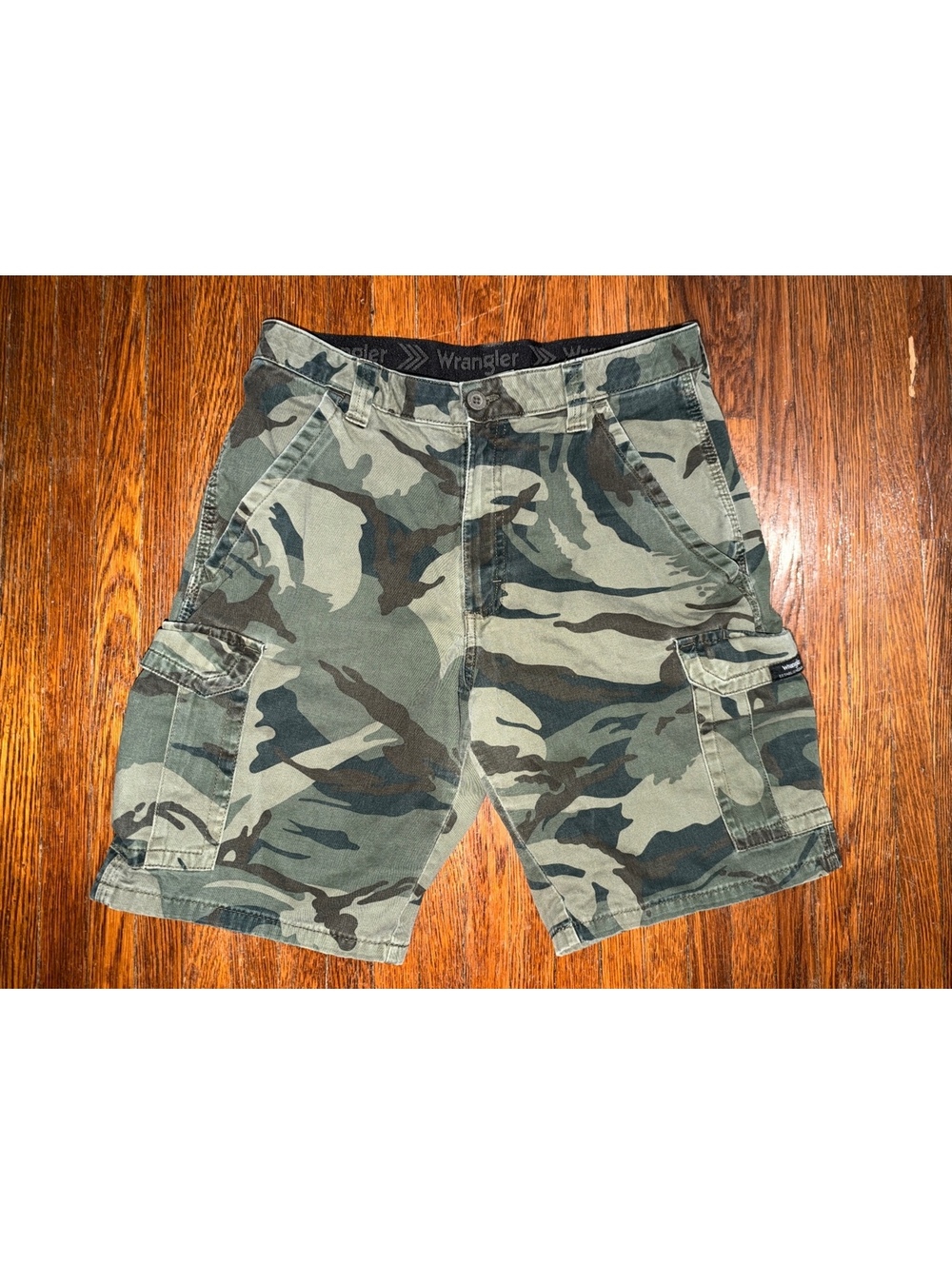 Men’s W 30 Wrangler Green Camo Gorpcore Cargo Shorts
